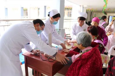 情暖重阳，健康同行——市中医医院“敬老月”志愿服务在行动